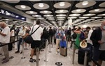 Sân bay Heathrow mở 'làn đường nhanh' cho khách đã tiêm phòng